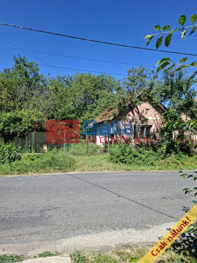 Eladó 48 m²-escsaládi ház Áporka, Béke út: 25'000'000 Ft