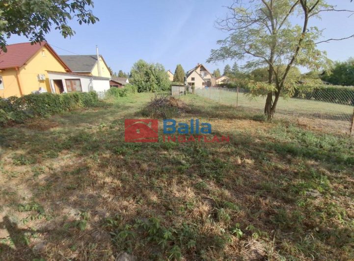 Eladó 552 m²-estelek Balatonfenyves, Könnyen megközelíthető utca: 25'000'000 Ft