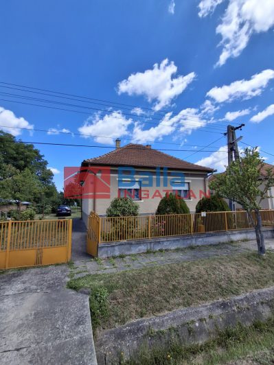Eladó 85 m²-escsaládi ház Bánréve, Baross G. utca: 19'900'000 Ft