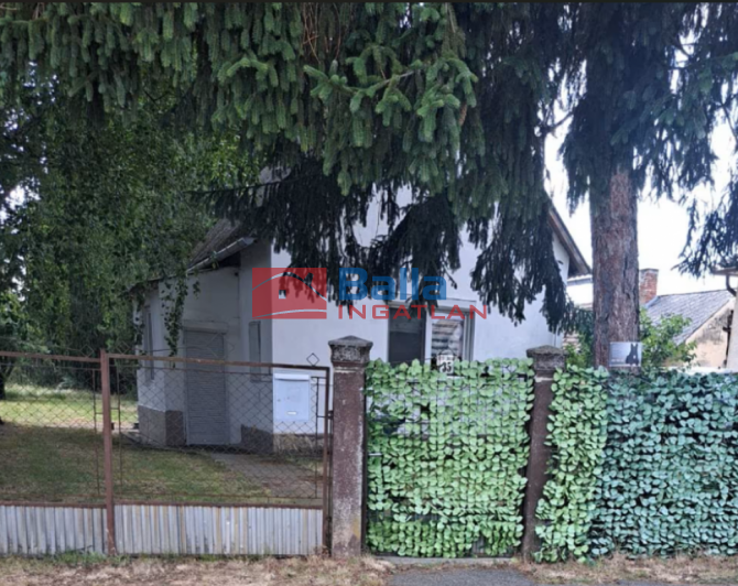 Beleg - Petőfi utca:  49 m&sup2;-es családi ház   (11'500'000 ,- Ft)