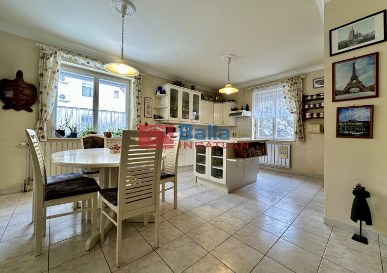 Eladó 330 m²-escsaládi ház Budakalász (Budakalász) , Budakalász: 207'000'000 Ft