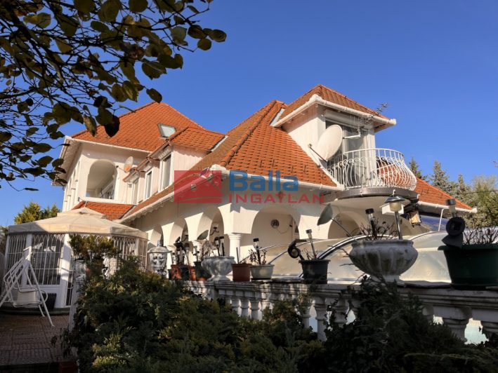 Eladó 300 m²-escsaládi ház Budakalász (Budakalász) , Duna sétány: 219'000'000 Ft