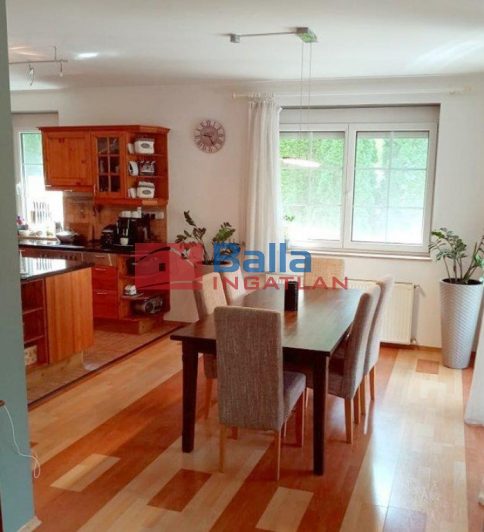 Eladó 300 m²-escsaládi ház Budaörs, Bányász utca: 385'000'000 Ft