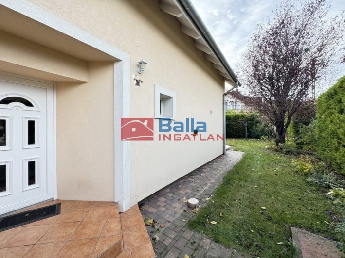 Eladó 260 m²-escsaládi ház Budaörs, Törökugrató utca: 309'900'000 Ft