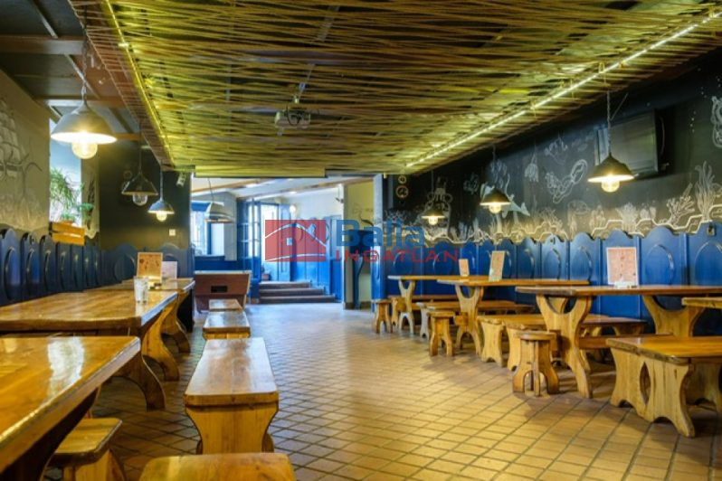 Eladó 130 m²-esvendéglátó egység utcai bejárattal II. kerület (Viziváros) , Széll Kálmán tér: 134'900'000 Ft
