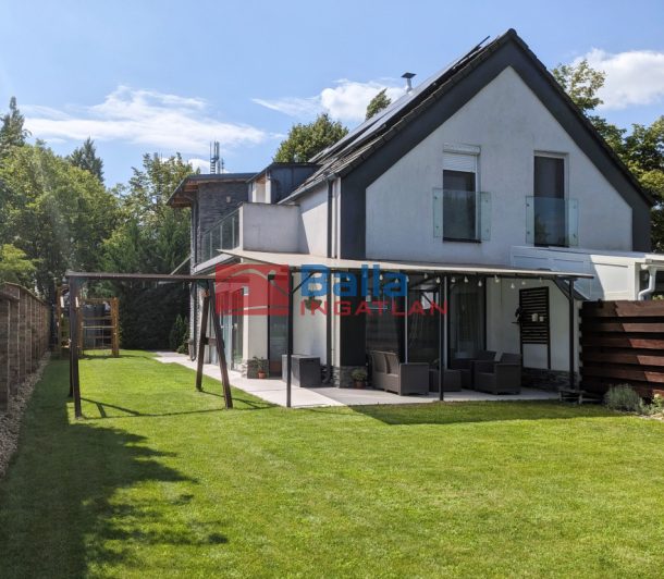 III. Kerület (Csillaghegy) - Attila utca:  120 m&sup2;-es ikerház   (218'000'000 ,- Ft)