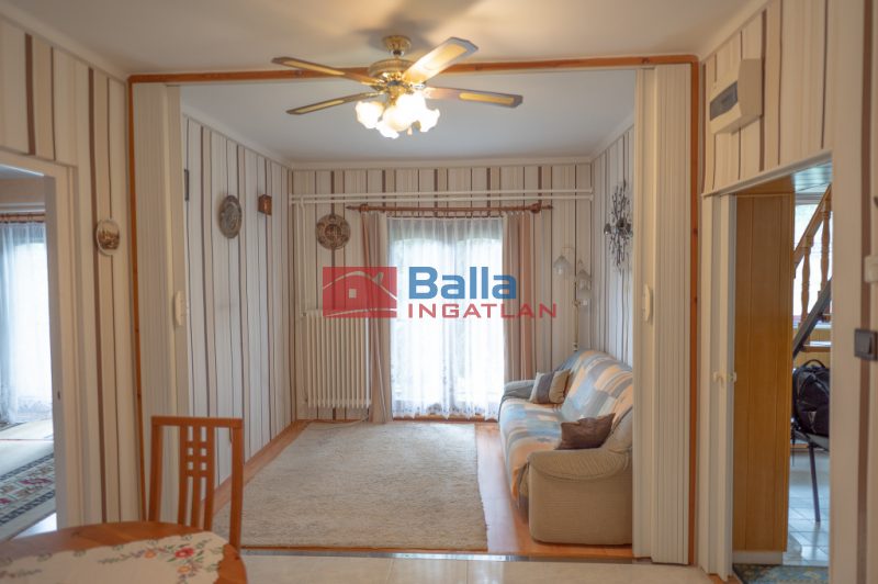 III. Kerület (Szépvölgy) - Virág Benedek utca:  270 m&sup2;-es családi ház   (388'000'000 ,- Ft)