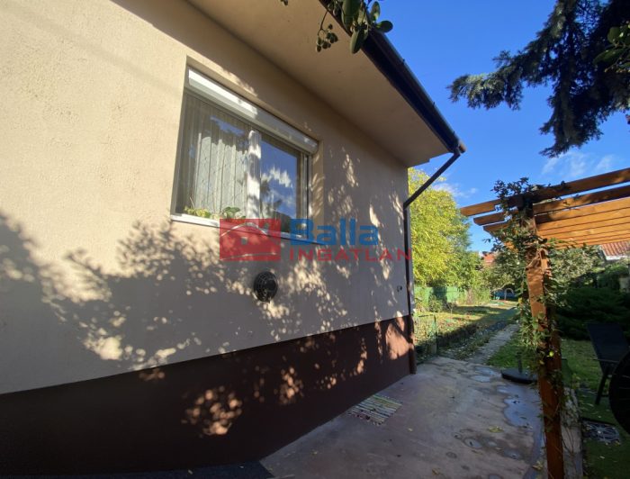 IV. Kerület (Újpest) - ÚJPEST:  86 m&sup2;-es házrész   (84'900'000 ,- Ft)