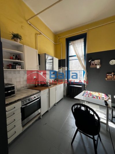 IX. Kerület (Belső Ferencváros) - Ferenc körút:  102 m&sup2;-es társasházi lakás   (104'900'000 ,- Ft)