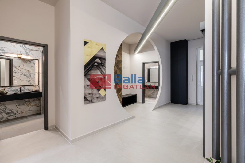 IX. Kerület (Belső Ferencváros) - József körút-Petőfi híd közelében:  91 m&sup2;-es társasházi lakás   (179'900'000 ,- Ft)