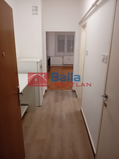 IX. Kerület (József Attila ltp.) - Üllői út:  28 m&sup2;-es társasházi lakás   (160'000 ,- Ft)