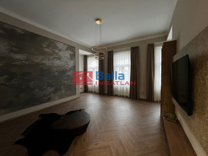 Eladó 88 m²-estársasházi lakás V. Kerület (Belváros) , Báthory utca: 219'000'000 Ft