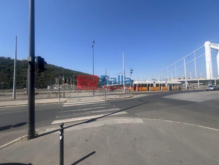 Eladó 49 m²-estársasházi lakás V. Kerület (Belváros) , Belgrád rakpart: 82'500'000 Ft