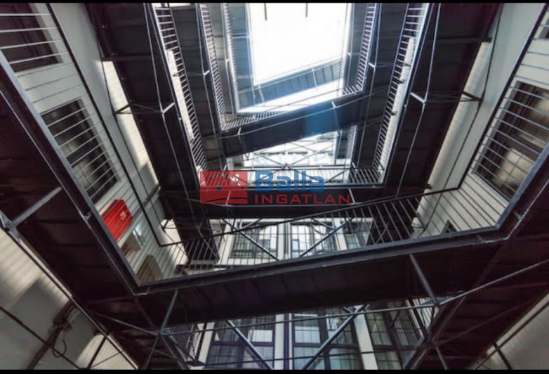 V. Kerület (Belváros) - Múzeum körút:  246 m&sup2;-es társasházi lakás   (620'000'000 ,- Ft)