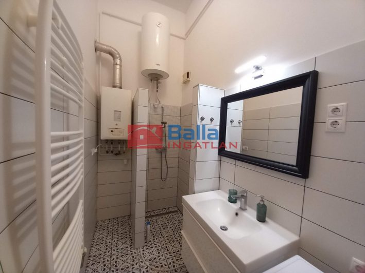 V. Kerület (Belváros) - Régi posta utca:  52 m&sup2;-es társasházi lakás   (99'000'000 ,- Ft)