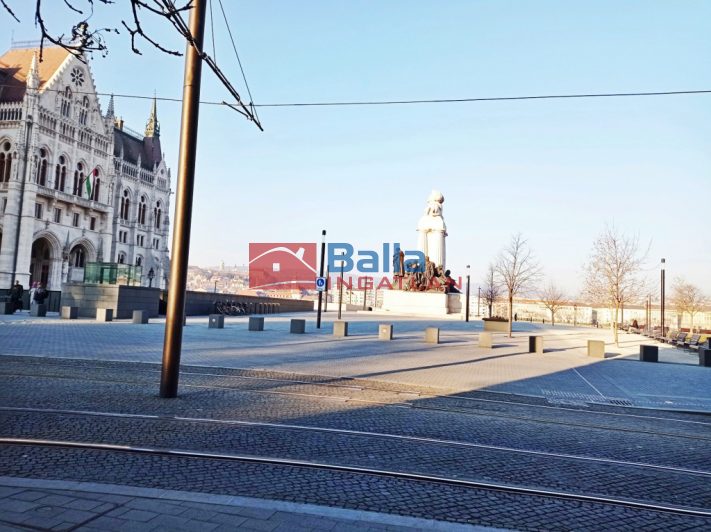 V. Kerület (Lipótváros) - Falk Miksa utca:  83 m&sup2;-es társasházi lakás   (134'000'000 ,- Ft)