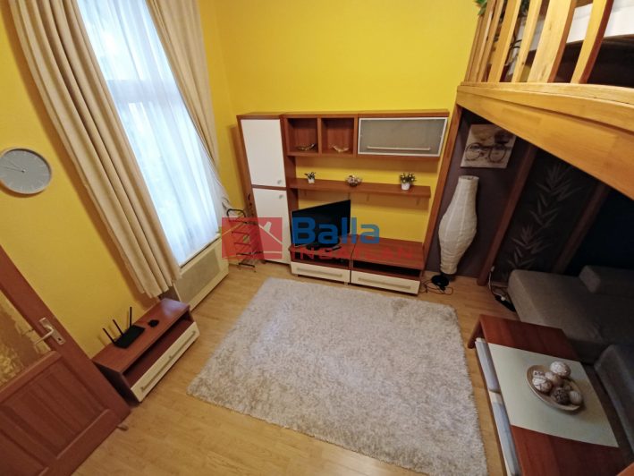 VI. Kerület (Diplomatanegyed) - Benczúr utca:  28 m&sup2;-es társasházi lakás   (190'000 ,- Ft)