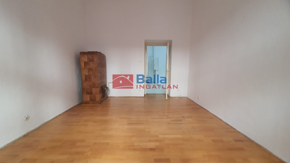 VI. Kerület (Nagykörúton belül) - ANDRÁSSY ÚT mellett:  71 m&sup2;-es társasházi lakás   (89'900'000 ,- Ft)