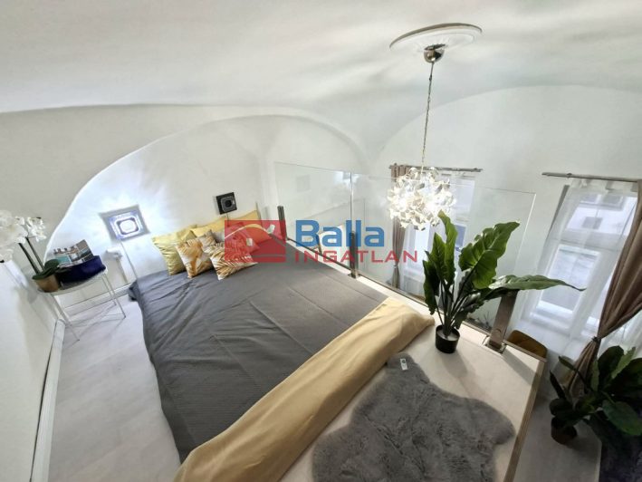 Eladó 22 m²-estársasházi lakás VI. Kerület (Nagykörúton belül) , Hajós utca: 49'900'000 Ft