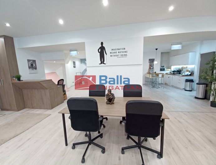 VI. Kerület (Nagykörúton kívül) - Székely Bertalan utca:  149 m&sup2;-es üzlethelyiség utcai bejárattal   (79'900'000 ,- Ft)