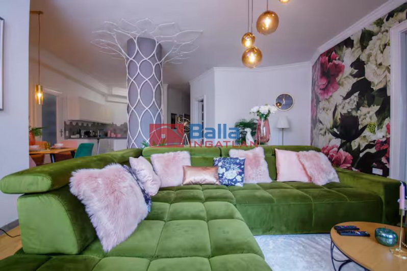 VI. Kerület (Terézváros) - Bajcsy-Zsilinszky út:  110 m&sup2;-es társasházi lakás   (2'100 ,- Ft)