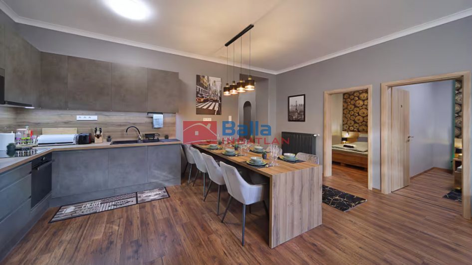 Kiadó 134 m²-estársasházi lakás VI. Kerület (Terézváros) , Izabella utca: 900'000 Ft