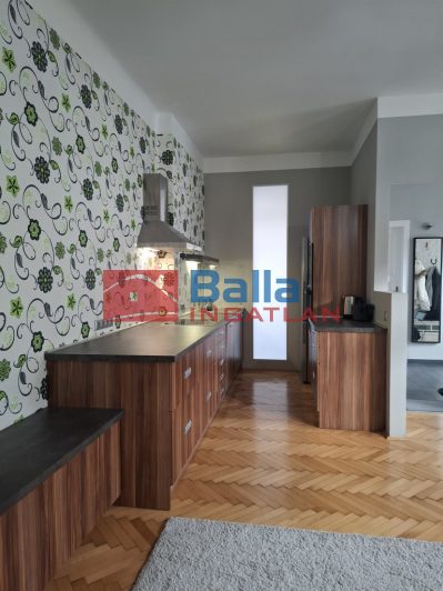 Kiadó 61 m²-estársasházi lakás VI. Kerület (Terézváros) , Teréz körút: 350'000 Ft