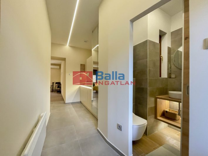 Kiadó 30 m²-estársasházi lakás VII. Kerület (Belső-Erzsébetváros) , Kazinczy utca: 220'000 Ft