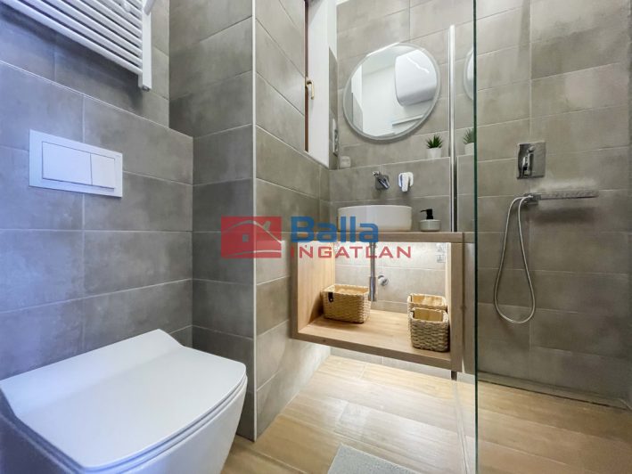 Kiadó 30 m²-estársasházi lakás VII. Kerület (Belső-Erzsébetváros) , Kazinczy utca: 220'000 Ft