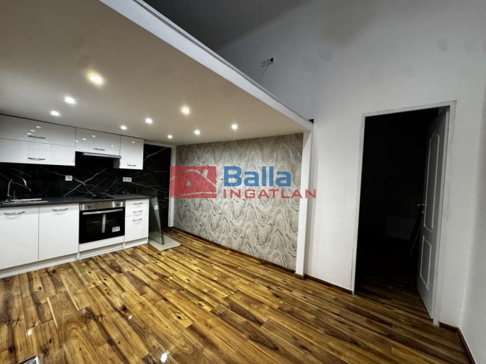 VIII. Kerület (Corvin negyed) - Baross utca:  35 m&sup2;-es társasházi lakás   (42'600'000 ,- Ft)