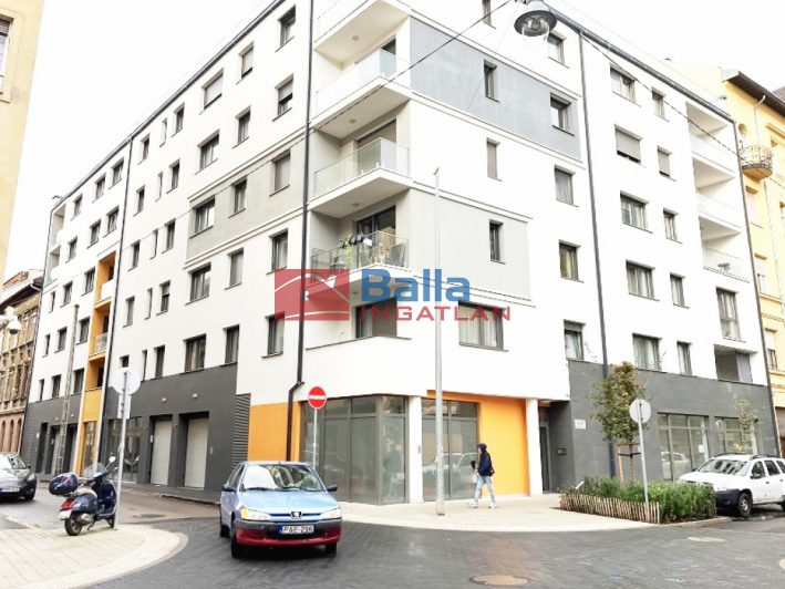 VIII. Kerület (Csarnoknegyed) - Tolnai Lajos utca:  17 m&sup2;-es üzlethelyiség utcai bejárattal   (29'000'000 ,- Ft)