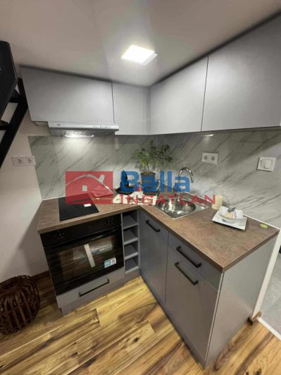 VIII. Kerület (Józsefváros) - Baross utca környékén:  27 m&sup2;-es társasházi lakás   (37'500'000 ,- Ft)