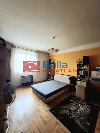 Eladó 54 m²-estársasházi lakás X. Kerület (Gyárdülő) , Üllői út: 53'000'000 Ft