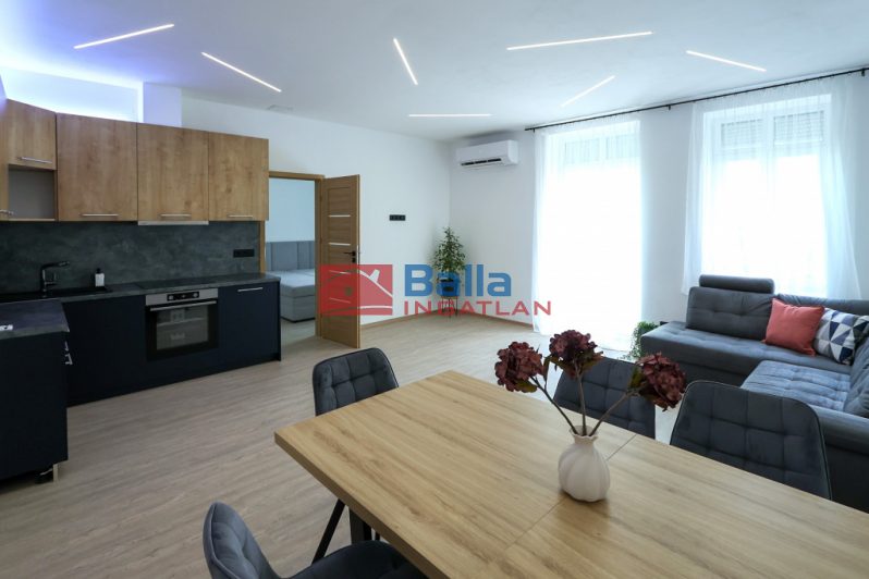 Eladó 77 m²-estársasházi lakás X. Kerület (Kőbánya Városközpont) , Liget utca: 89'900'000 Ft