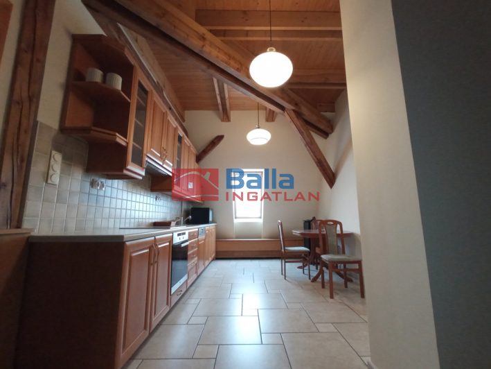 Kiadó 110 m²-estársasházi lakás XIV. Kerület (Istvánmező) , Izsó utca: 660 EUR