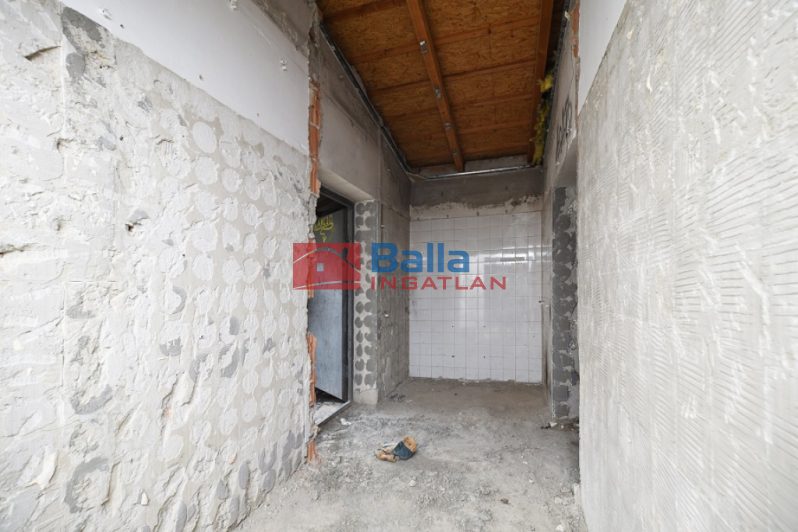 XIX. Kerület (Felső-Kispest) - KÖ-KI közeli utca:  200 m&sup2;-es családi ház   (139'500'000 ,- Ft)