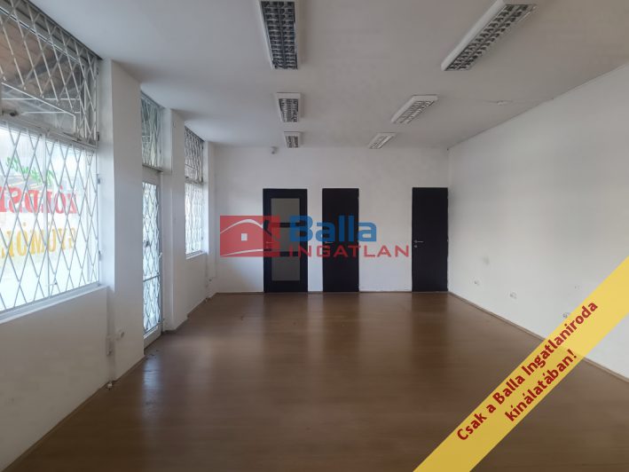 Eladó 75 m²-esüzlethelyiség utcai bejárattal XIX. Kerület (Központ) , Csokonai pavilonsor: 14'900'000 Ft
