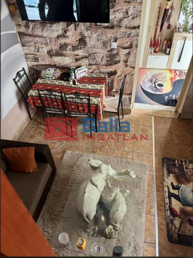 XIX. Kerület (Központ) - Kossuth Lajos utca:  52 m&sup2;-es házrész   (47'000'000 ,- Ft)