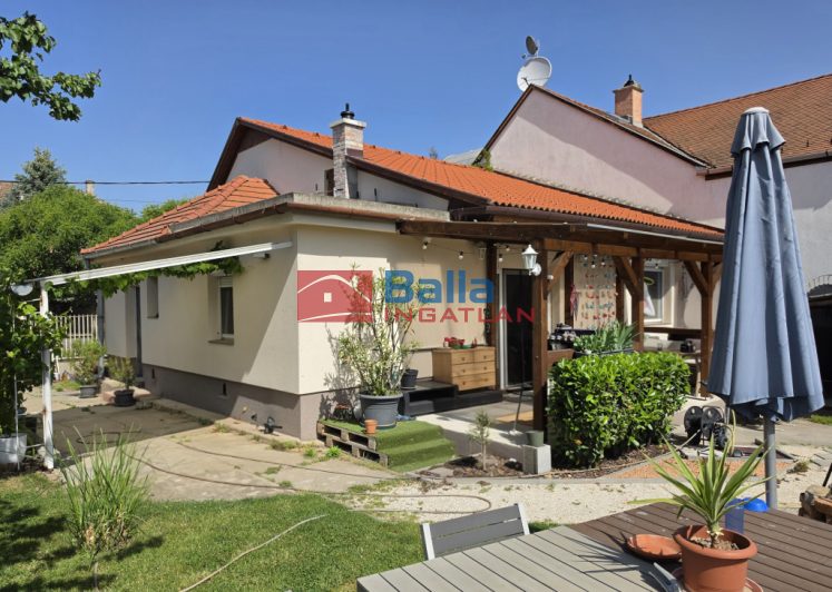 Eladó 80 m²-escsaládi ház XV. Kerület (Rákospalota-Kertváros) , Alag utca: 126'000'000 Ft