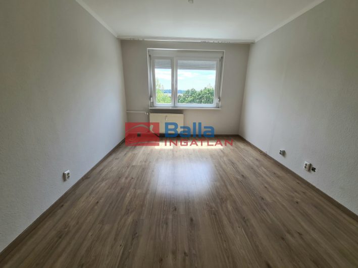Kiadó 35 m²-estársasházi lakás XV. Kerület (Újpalota) , Erdőkerülő utca: 190'000 Ft
