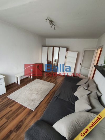 XV. Kerület (Újpalota) - Sárfű utca:  35 m&sup2;-es társasházi lakás   (52'000'000 ,- Ft)