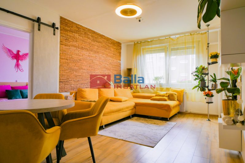 Eladó 61 m²-estársasházi lakás XV. Kerület (Újpalota) , Zsókavár utca: 74'000'000 Ft