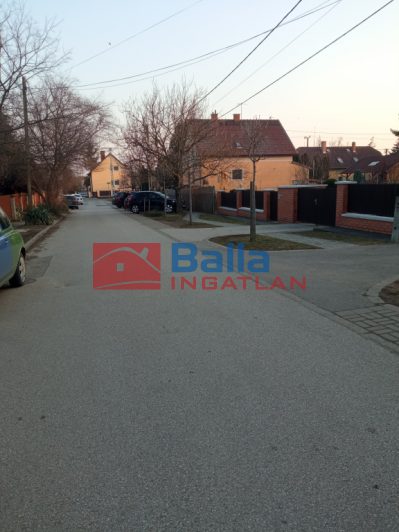 XVI. Kerület (Cinkota) - Lucernás u. környékén:  962 m&sup2;-es telek   (109'000'000 ,- Ft)