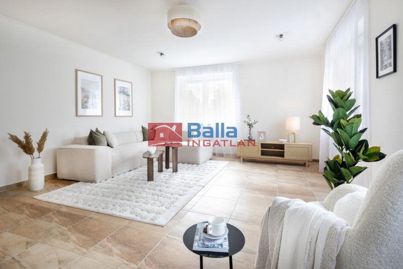 XVI. Kerület (Mátyásföld) - Újszász utca közeli utca:  212 m&sup2;-es családi ház   (237'000'000 ,- Ft)