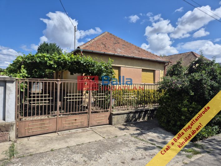 Eladó 111 m²-escsaládi ház XVI. Kerület (Sashalom) , Sashalmi piac közelében: 110'000'000 Ft