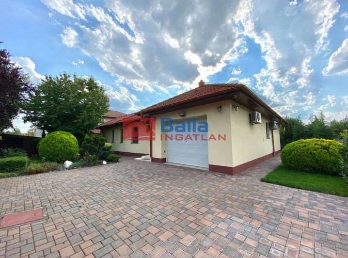 XVII. Kerület (Helikopter lakópark) - Rákoshegy:  180 m&sup2;-es családi ház   (350'000'000 ,- Ft)