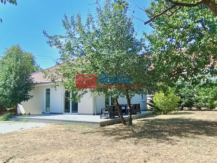 Kiadó 94 m²-escsaládi ház XVII. Kerület (Rákoscsaba) , Kucorgó tér közeli utca: 480'000 Ft