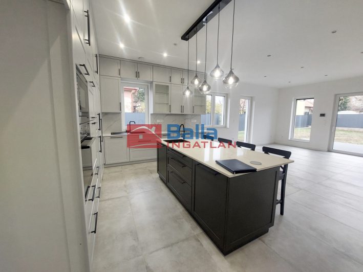 Eladó 257 m²-escsaládi ház XVII. Kerület (Rákoshegy) , Podmaniczky utca: 299'990'000 Ft