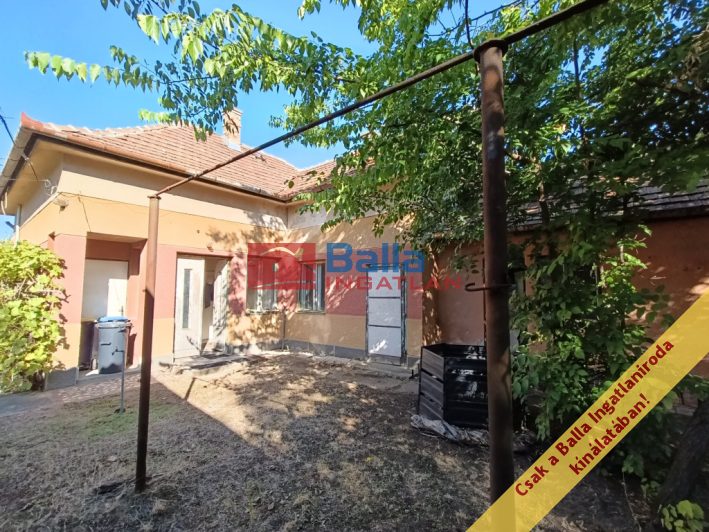 Eladó 70 m²-escsaládi ház XVII. Kerület (Rákoskeresztúr) , Pesti útra merőleges utca: 70'000'000 Ft