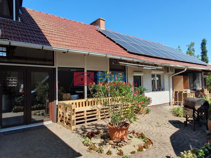 Eladó 188 m²-escsaládi ház XVII. Kerület (Rákoskeresztúr) , Rákoskeresztúr Városközpont közeli utca: 219'000'000 Ft